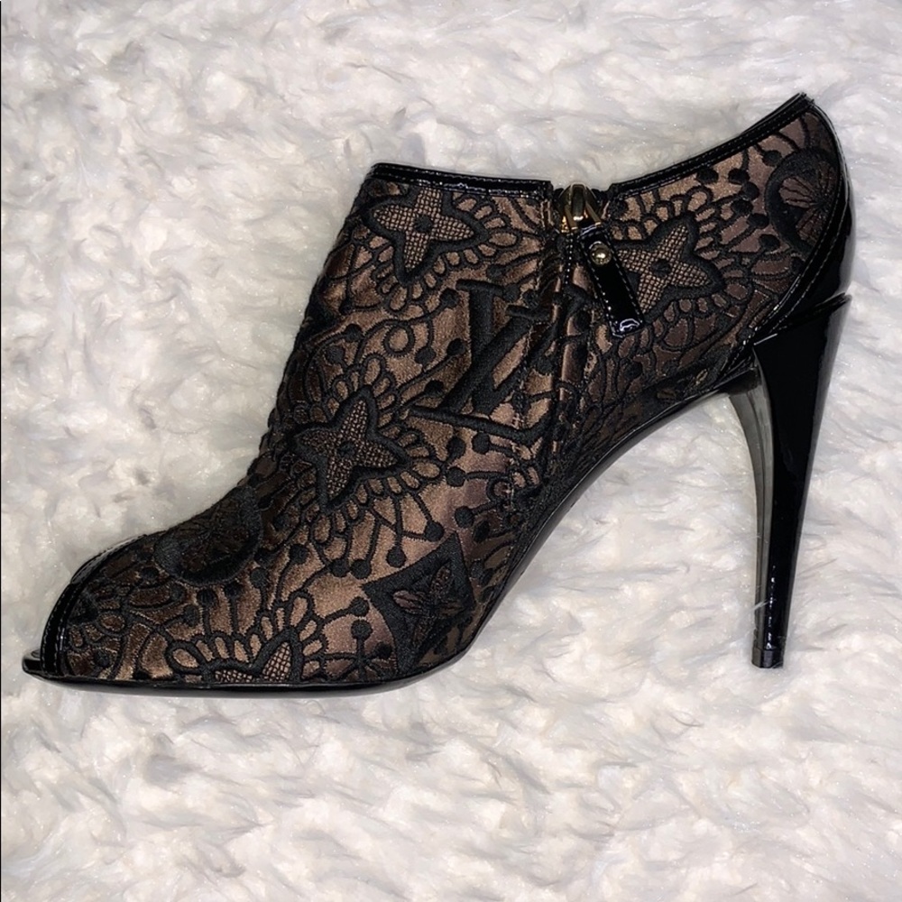 COPY - Ankle booties with open toe